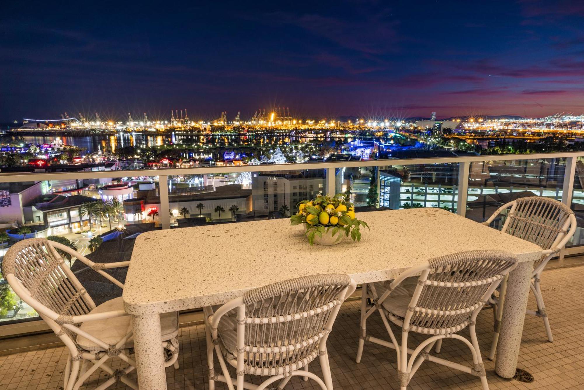 @ Marbella Lane - Penthouse W/ City & Ocean Views Лонг Бийч Екстериор снимка