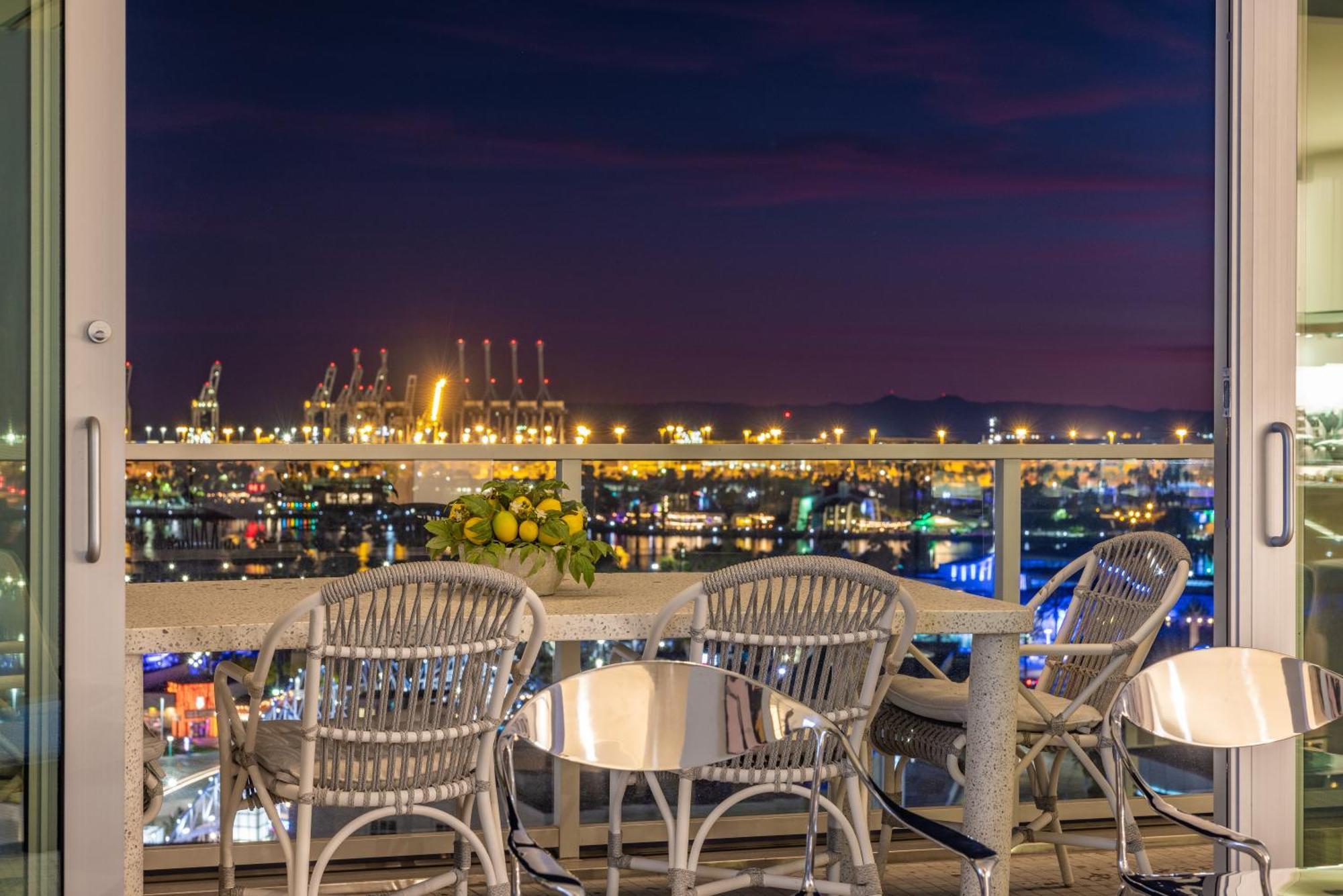 @ Marbella Lane - Penthouse W/ City & Ocean Views Лонг Бийч Екстериор снимка