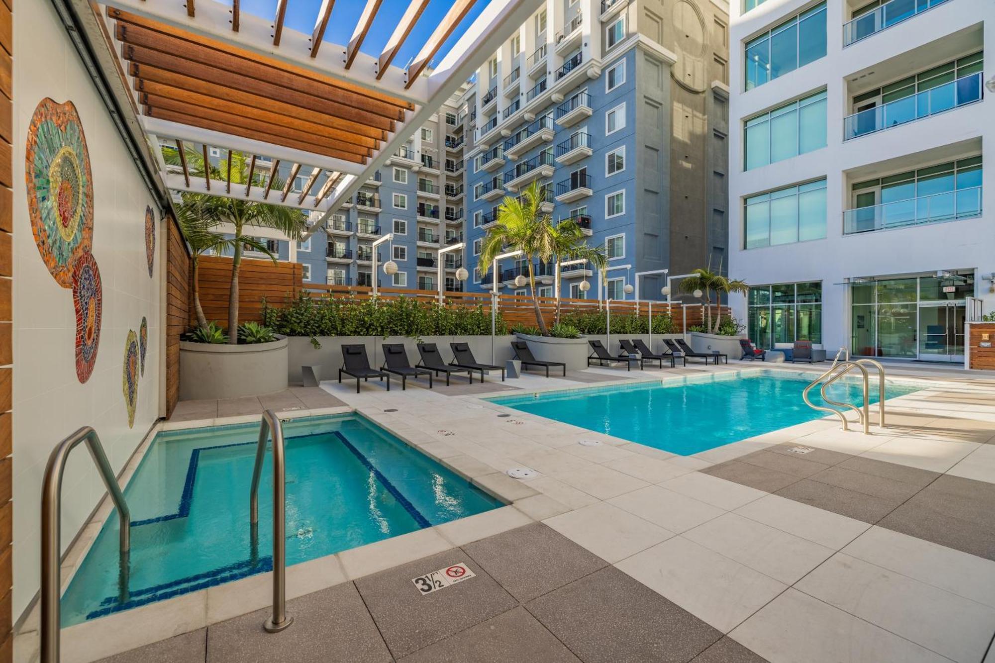@ Marbella Lane - Penthouse W/ City & Ocean Views Лонг Бийч Екстериор снимка